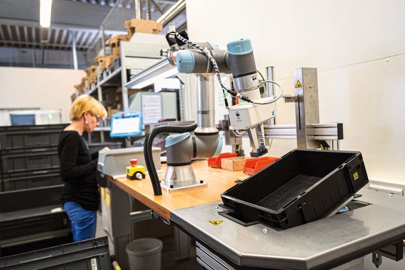 Im Forschungsprojekt Safemate lag der Fokus auf der Gestaltung sicherer und akzeptierter Arbeitsplätze, bei denen Mitarbeiterende einen hohen Nutzen erkennen. (Bild: Weidmüller)