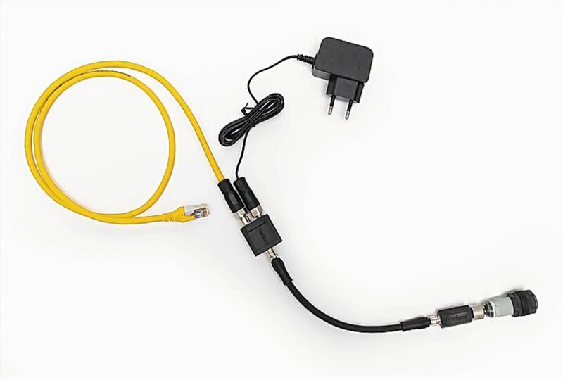 Bild 3: Das Starter-Kit besteht aus einem Sensor, einem periNODE-Sensor-Interface, einem Medienwandler, einer Stromquelle sowie zwei Ethernet-Kabeln.