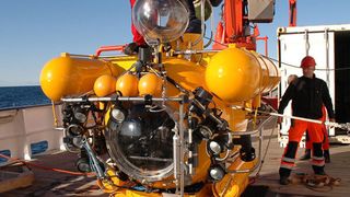 Während der Expedition zu den Methanquellen vor Spitzbergen kam auch das Tauchboot JAGO zum Einsatz. (Bild: Karen Hissmann, GEOMAR)