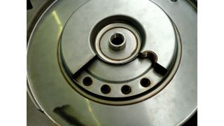 Zukunftsweisende Energietechnik mit der Thermobatterie. Für die Speicherbehälter hat Weil Engineering eine komplexe Fertigungslinie entwickelt und an den Anwender H. M. Heizkörper GmbH & Co. KG geliefert. (Bild: Kuhn)