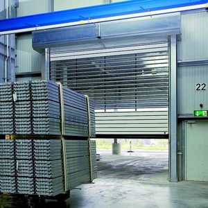 Die schnellen Spiraltore HSS 6530 helfen, den Wärmeverlust beim Ladungsverkehr und damit auch die Energiekosten so gering wie möglich zu halten. Bild: Hörmann