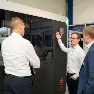 In der Demofabrik-Z4 wird ein realistischer Wertstrom nach Industrie 4.0 dargestellt. (Bild:  René Maiwald/ Remmel Consulting)