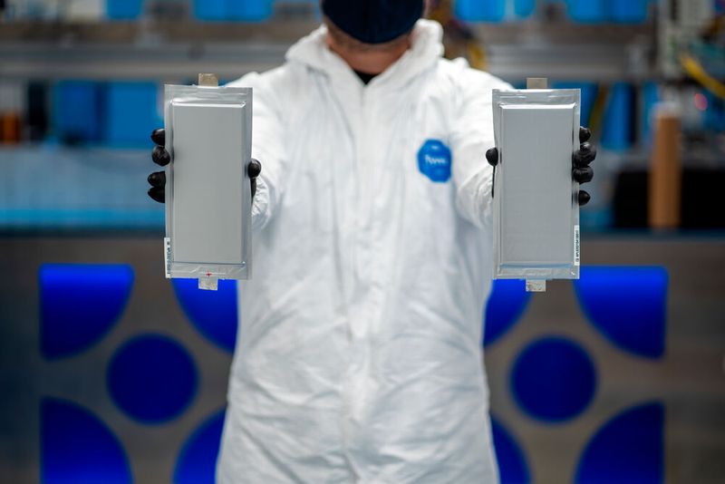 BMW testet Zellen von Solid Power für die Feststoffbatterie.(Bild:  BMW)