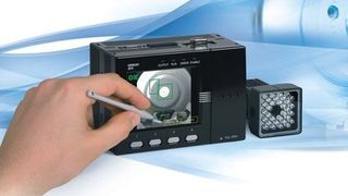 Bild 3: Der modular aufgebaute ZFX-Vision-Sensor besteht aus Controllern und Kameras, die jeweils entsprechend der Anwendungsanforderungen ausgewählt werden können. Bild: ETW (Archiv: Vogel Business Media)