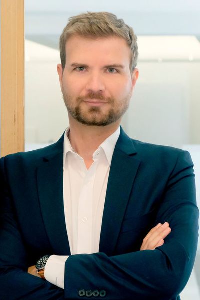Olivier Molody wechselt in die Designabteilung von Isdera. Er soll das Team um Chefdesigner Gregor Gardavsky verstärken. Molody war elf Jahre bei BMW Designworks in den USA tätig, zuletzt in der Funktion des Creative Directors. Vor seinem Wechsel zu Isdera arbeitete der 39-Jährige in München für einen großen chinesischen OEM.  (Isdera)