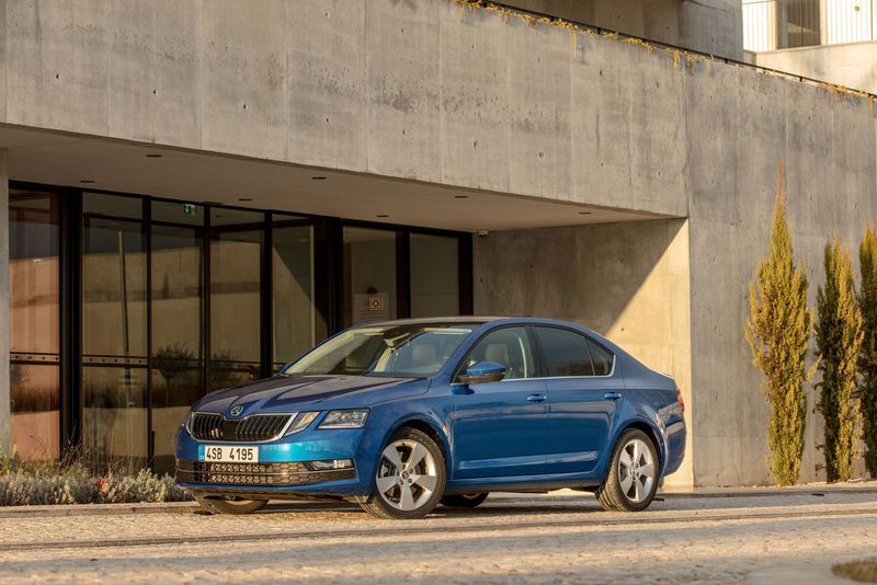 Dem Betrachter springt sofort das Vier-Augen-Gesicht des Facelifts ins Auge. (Skoda)