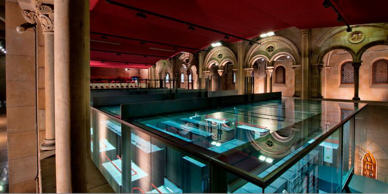 MareNostrum (lateinisch für „unser Meer“, eine alte Bezeichnung für das Mittelmeer) ist ein Supercomputer an der Universitat Politècnica de Catalunya in Barcelona. Der IBM-Cluster ist in eine säkularisierte Kapelle eingebaut und von hohen Glaswänden umgeben.