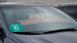 Die Zahl der Pkw-Besitzumschreibungen steigt weiter, die Wachstumskurve ist aber deutlich abgeflacht. (Bild: Mauritz/»kfz-betrieb«)