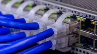 Obwohl kabellose Verbindungen immer leistungsfähiger werden, sind physische Verbindungen via Ethernet nicht wegzudenken. Ihr Hauptvorteil: Eine kabelgebundene Verbindung bietet enorme Stabilität. (Bild: gemeinfrei // Pexels)