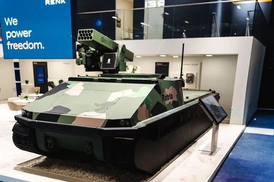 Neues von der Eurosatory! So soll der neue Kleinpanzer aussehen, den Renk zusammen mit einem Partner aus dem hohen Norden entwickeln und bauen will. Erfahren Sie hier, welches Know-how in ihm stecken soll ...(Bild:  Renk)