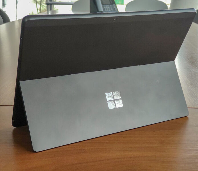 Das Gehäuse des Surface Pro X besteht aus Aluminium und nicht aus einer Magnesium-Legierung, wie bei den anderen Surface-Mobilrechnern. (Vogel IT-Medien)