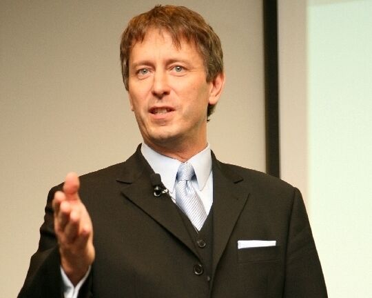 „Der Profitseller“ alias Thomas Burzler brillierte im ersten Vortrag (Archiv: Vogel Business Media)