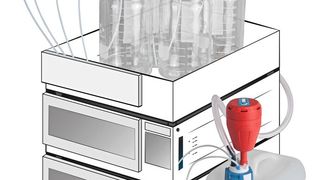 Fig. 1: Unas tapas especiales sellan herméticamente los frascos de disolventes. De este modo, se puede reducir sin riesgo alguno el recambio de aire en el laboratorio, lo que supone un ahorro en los costes de funcionamiento. (Imagen:SCAT – Europa)