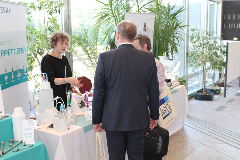 Impressionen der Lab-Supply Leverkusen vom 15. Mai 2019  Die dritte Station der Lab-Supply war in diesem Jahr das Forum Leverkusen. Hier sind ein paar visuelle Eindrücke vom Messetag und Besucherstimmen für Sie zusammengestellt. Die nächste Lab-Supply ist am 13. Juni 2019 in Berlin. Weitere Infos zu den kommenden Lab-Supply-Messen finden Sie auf www.lab-supply.info.   Lese-Empfehlung: Nachbericht zum erfolgreichen Auftakt der Lab-Supply in Wien. (Bild: C. Lüttmann, LABORPRAXIS)