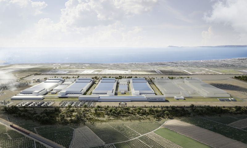 The planned VW/Powerco battery cell factory is located north of Valencia, not far from the port of Sagunt (left). On the right, a future expansion of the factory is faintly visible through the transparency.(Image: Volkswagen AG)