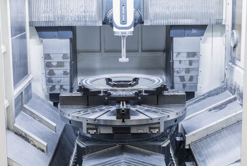 Das Spannfutter, hier ein HWR Inoflex VL180, wird bei Pfister Fertigungstechnik direkt in den Maschinentisch des Bearbeitungszentrums eingelassen – die Lösung entstand in Zusammenarbeit mit HWR Spanntechnik.(Bild:  HWR Spanntechnik/maikgoering)