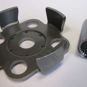 Reibschweißen ist nach Aussage der Experten von Klaus Raiser eine günstige Alternative für die Fertigung vieler, teils komplexer Bauteile, wie sie hier zu sehen sind. Denn viel Aufwand, der beim Umformen, Urformen oder bei der Zerspanung aus dem Vollen entsteht, falle hier nicht an.(Bild:  Klaus Raiser)