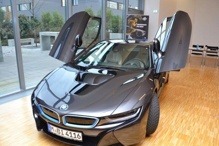 Beim BMW i8 kommt das Fuchs-Hochleistungsöl „Titan GT1 Evo“ (SAE 0W20) mit XTL-Technologie zum Einsatz. (Foto: Michel)
