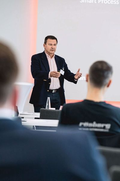 Sebastian Rautenberg, Head of Processmanagement Industry 4.0, bei Gemü setzt auf durchgängige Digitalisierung. (Bild: Stefan Bausewein)