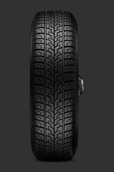 Vorerst gibt es den Quatrac Classic nur in zwei Größen. Erstens in der Dimension185/70 R15 89 V, gedacht für Klassiker wie Triumph TR4/5, Volkswagen Käfer, Porsche 911 G-Modell und Volvo Amazon. (Bild: Apollo Vredestein)