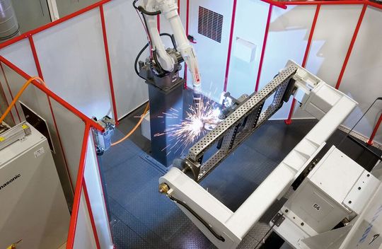 Seit Mitte 2019 setzt HA-BE bei der Gehäusefertigung eine Schweißroboteranlage von Erl Welding ein. Seit Mitte 2019 setzt HA-BE bei der Gehäusefertigung eine Schweißroboteranlage von Erl Welding ein.
