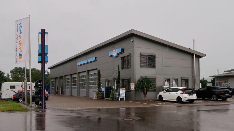 Kunden der freien Werkstatt kommen aus Deutschland und der Schweiz. In Gottmadingen treffen sie auf eine Vier-Tage-Woche mit Ruhetagen am Samstag und Montag.(Bild:  Diehl – VCG)