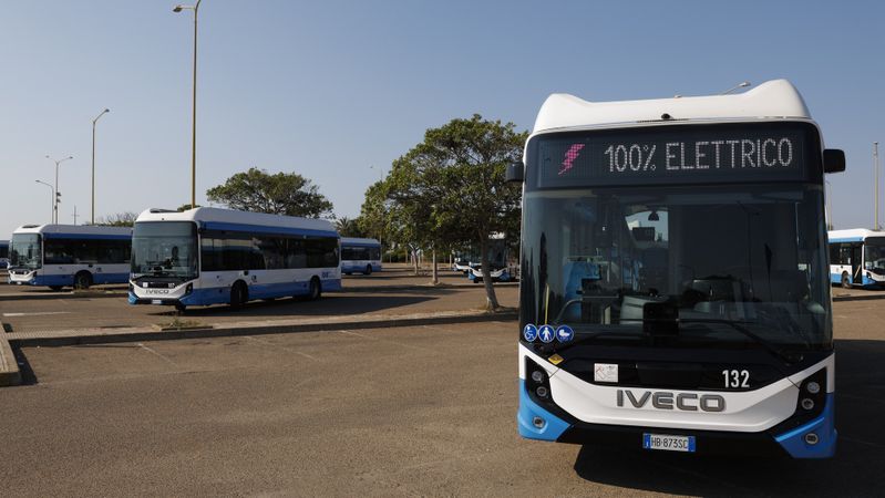 Rom will bis 2033 mehrere hundert Elektrobusse einsetzen.(Bild:  Iveco)