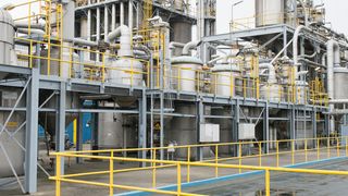 Das Polycarbonat auf ISCC Plus zertifizierter Rohstoffbasis wird zunächst im Sabic-Werk Bergen op Zoom (Niederlande) hergestellt und künftig weltweit verfügbar sein (Sabic)