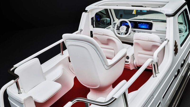 Sie wurde natürlich den besonderen Bedürfnissen des Papstes entsprechend umgebaut. (Bild: Mercedes-Benz)