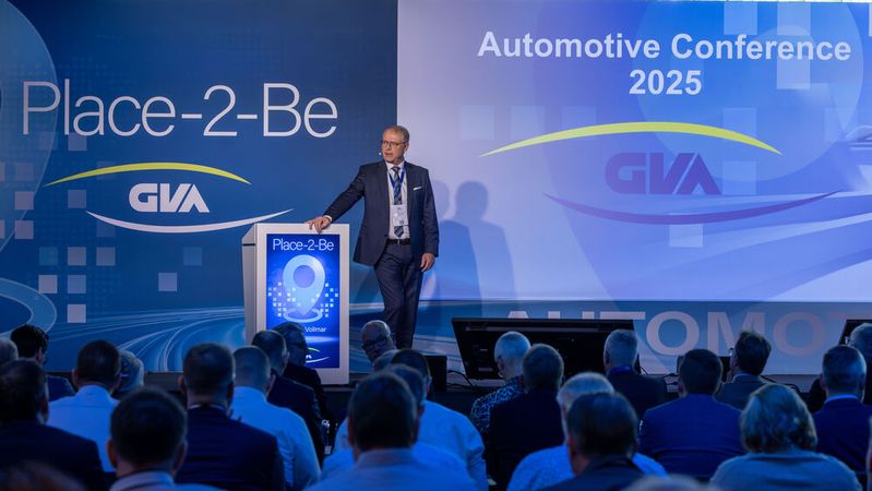Voller Saal, voller Einsatz: GVA-Präsident Thomas Vollmar auf der Automotive Conference in Frankfurt.(Bild:  GVA)