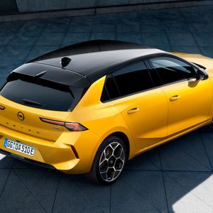 Die Flanken sind stark modelliert.(Bild: Opel)