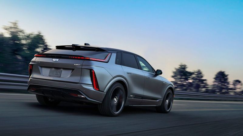 In Hinblick auf seine Sprintkompetenz ist der Lyriq-V das bislang schnellste Modell von Cadillac. (Bild: Cadillac)
