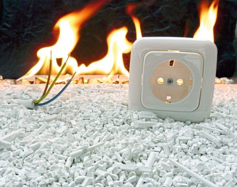 Flammschutzmittel können Leben retten und sollen die Umwelt schonen. (Fraunhofer LBF)