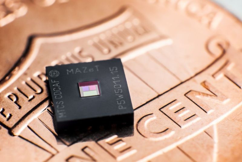 Die Mazet GmbH ist ein Elektronikentwicklungs- und Fertigungsdienstleister, der sich auf die Marktsegmente Medizinelektronik, Automatisierungstechnik und Industrieelektronik mit kundenspezifischen Embedded-Computing-Lösungen sowie Mixed-Signal ASIC-/FPGA-Design-Dienstleistungen spezialisiert hat.  (Mazet)