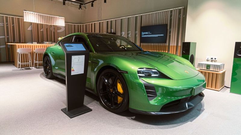 Porsche ist mit seinem Pop-up-Store-Konzept Now jetzt in Berlin vertreten.(Bild:  Porsche AG)