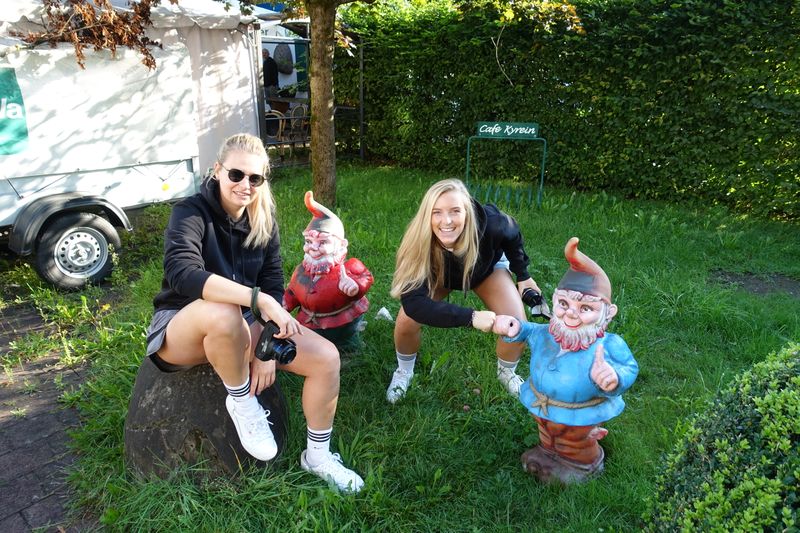 Das Social Media Team von MR Datentechnik, (l.) Silke Schreier und Julia Manglkammer sorgen für tolle Fotos und Videos. (IT-BUSINESS)