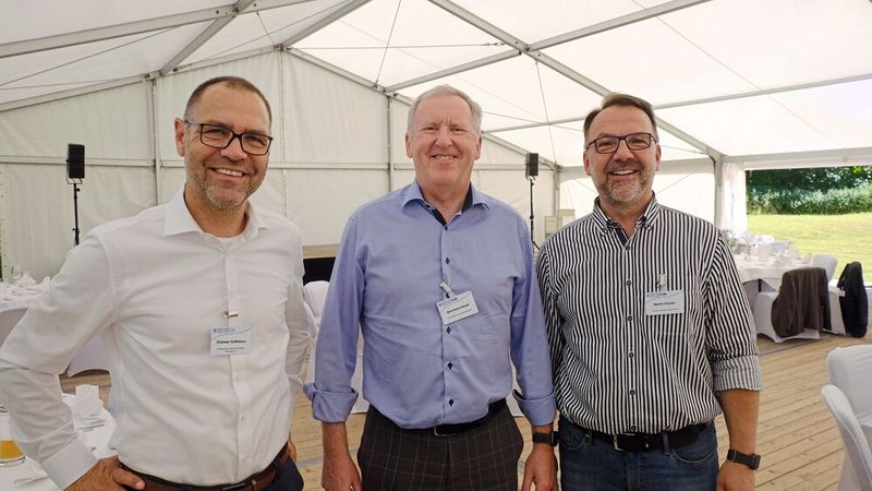 Immer wieder gern gesehene Gäste in Northeim: (v. l.) Dietmar Hoffmann (Kfz-LV Thüringen), Bernhardt Heusl (Nürnberger Versicherungen) und Martin Förster (Kfz-LV Sachsen-Anhalt). (Bild: Zietz – »kfz-betrieb«)