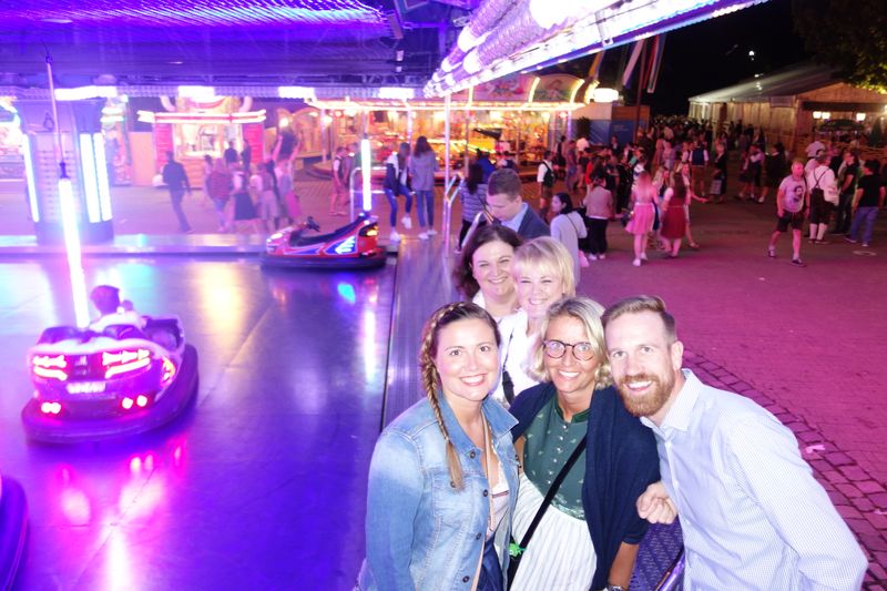 Hier kann Fabian Jänsch (ALSO) den Mädels nochmal Fahrstunden geben. (Bild: IT-BUSINESS)