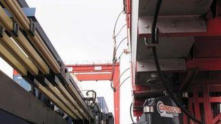 Die Drive-In-Lösung hilft, Stillstands- und damit Ausfallzeiten gigantischer Umschlagssysteme in Häfen zu minimieren. Bild: Conductix-Wampfler (Archiv: Vogel Business Media)