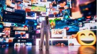 Unabhängigkeit beginnt auch bei Inhaltserstellern bei der Technik und der Auswahl der genutzten Kanäle. (Bild: © Gorodenkoff - stock.adobe.com)