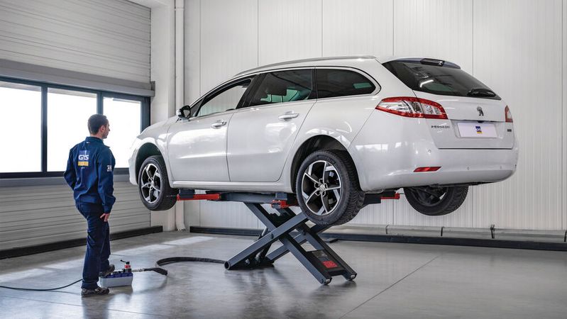 Die neue „Ergo Lift 1000“ von GYS ist sowohl Hebebühne als auch Rollwagen.(Bild:  GYS)