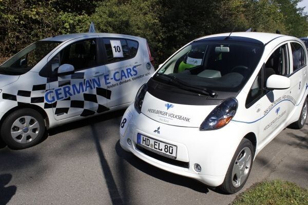 Bertha Benz Challenge 2012, 3. Tag: Rundfahrt über den Hockenheimring im Rahmen des Abschlußlaufes derInternationalen Deutschen Motorradmeisterschaft (Bild: Ulrich Steinlechner)