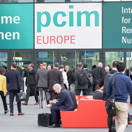 Bild 1: Eine starke Zunahme von Ausstellern charakterisiert die PCIM Europe 2017 mit insgesamt 465 ausstellenden Unternehmen sowie 81 vertretenen Firmen.(Bild:  Mesago/Thomas Geiger)