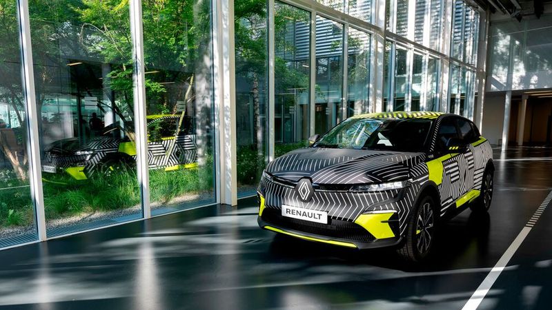 Der Mégane E-Tech Electric verfügt über einen 160 kW (217 PS) starken Antrieb und eine Batteriekapazität von 60 kWh. (Bild: ampnet/Renault)