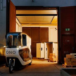 Die Cargo-Velos verfügen über einen abnehmbaren Transportcontainer.(Bild:  Onomotion/Janine Graubaum)