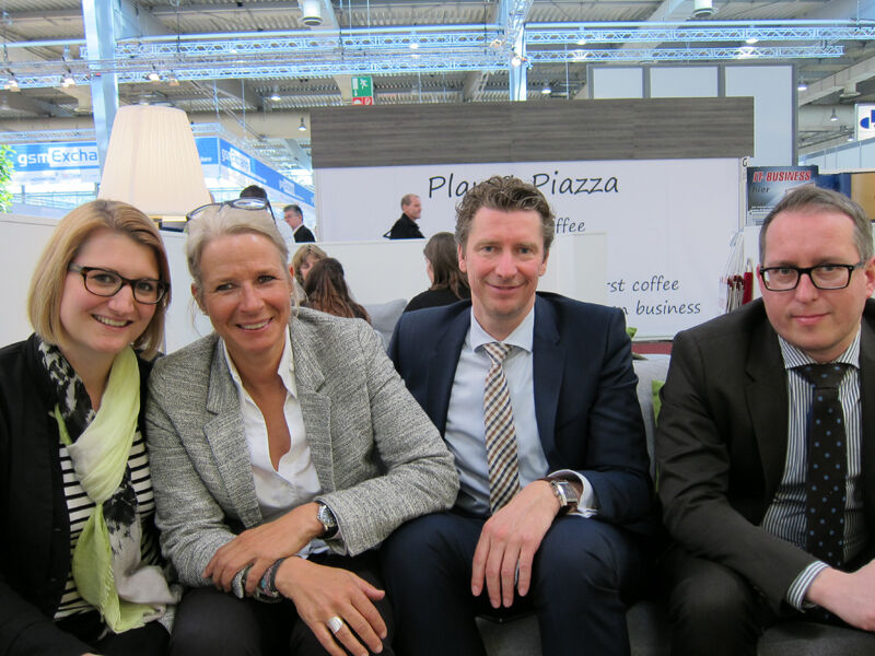 (v. l.) Rebecca Dislich und Anja Dyckerhoff, Tech Data, mit Ralf Riba und Sascha Hommer, riba business talk (Bild: IT-BUSINESS)