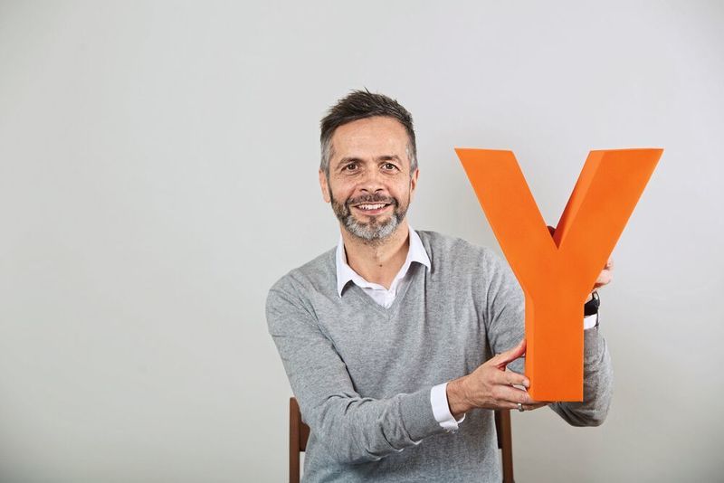 Michael Neidhoefer von Z-Reality: Z-Reality ermöglicht es mit seiner Plattform ‚Sphere‘, Virtual- und Augmented-Reality-Anwendungen  in bestehende Internetseiten einzubinden und im Browser jeder Art von Geräten – PC, Mac, Smartphone, Tablet oder VR/AR-Brillen – darzustellen. Auf der Plattform des Start-ups mit Büros in Kaiserslautern und in Luxemburg können Kunden in einem Drei-Schritt-Prozess Marketing- und Verkaufspräsentationen, Produktschulungen, Kollaborations- und Schulungsbesprechungen ohne Programmierkenntnisse selbst erstellen. (Wissensfabrik/Jeske)