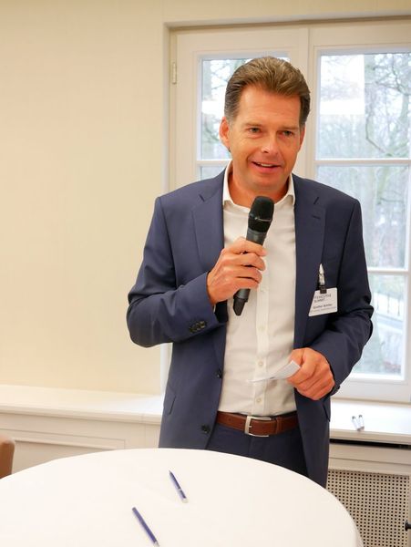 Günther Schiller (ACP Group) plädierte für eine „nüchterne“ statt „beschwipste“ Betrachtung der Digitalisierung. (Vogel IT-Medien GmbH)