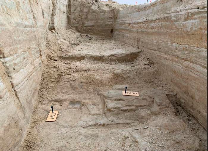 Prints at base of trench, White Sands National Park. (Source: USGS)