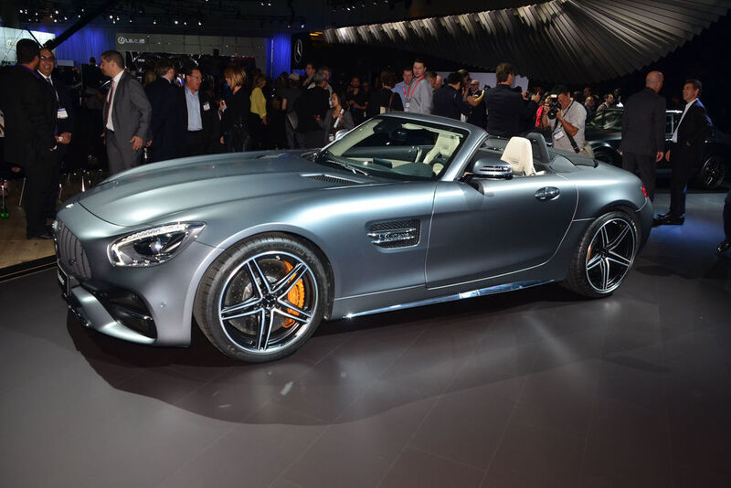Bei Daimlers Kernmarke Mercedes setzte man dagegen auf viel Luxus mit dem AMG GTC Roadster ... (Newspress)